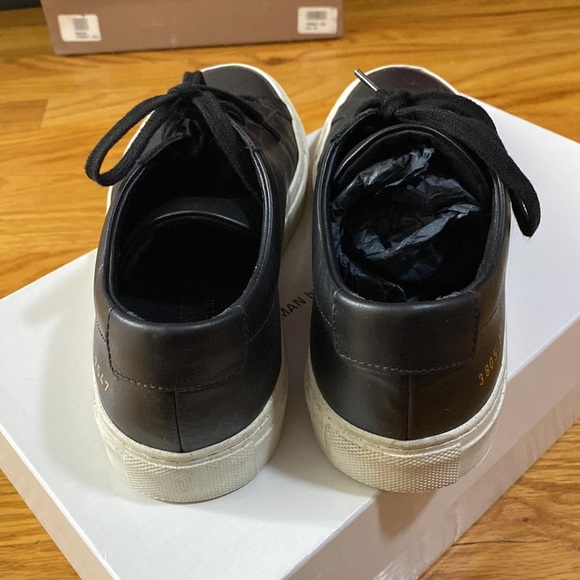 Woman by: COMMON PROJECTS Sz 36 - Picture 5 of 10